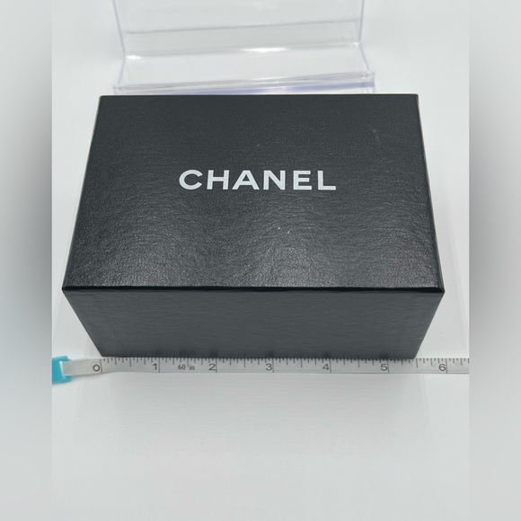 Chanel gift box with ribbon and sticker - authentic - Picture 4 of 7